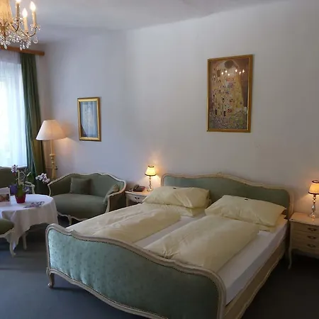 & Mozart Hotel 3*