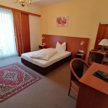 Kurhotel&hotel Mozart Hotel 3*