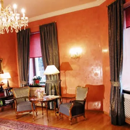 Hotel & Mozart 3*