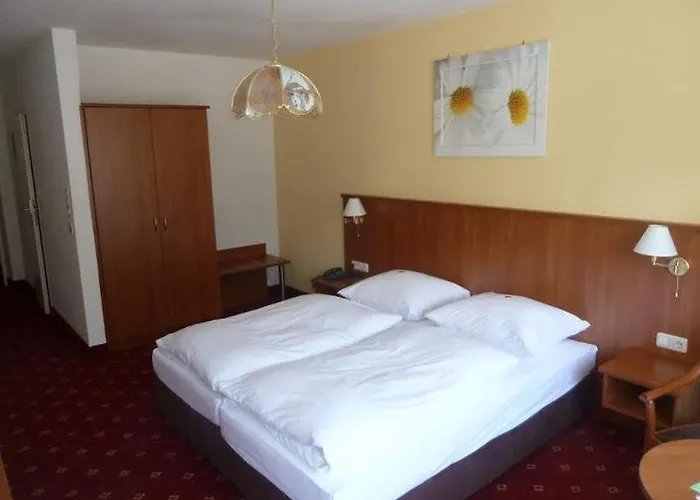 & Mozart מלון 3*